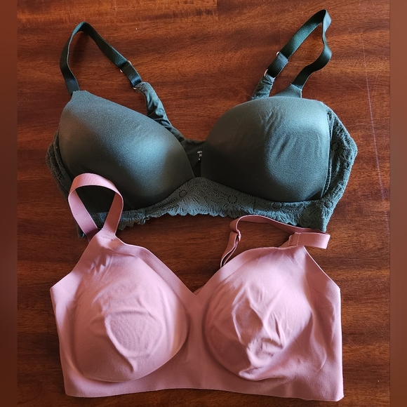 (2) EUC Aerie Wireless Bras - Picture 1 of 10